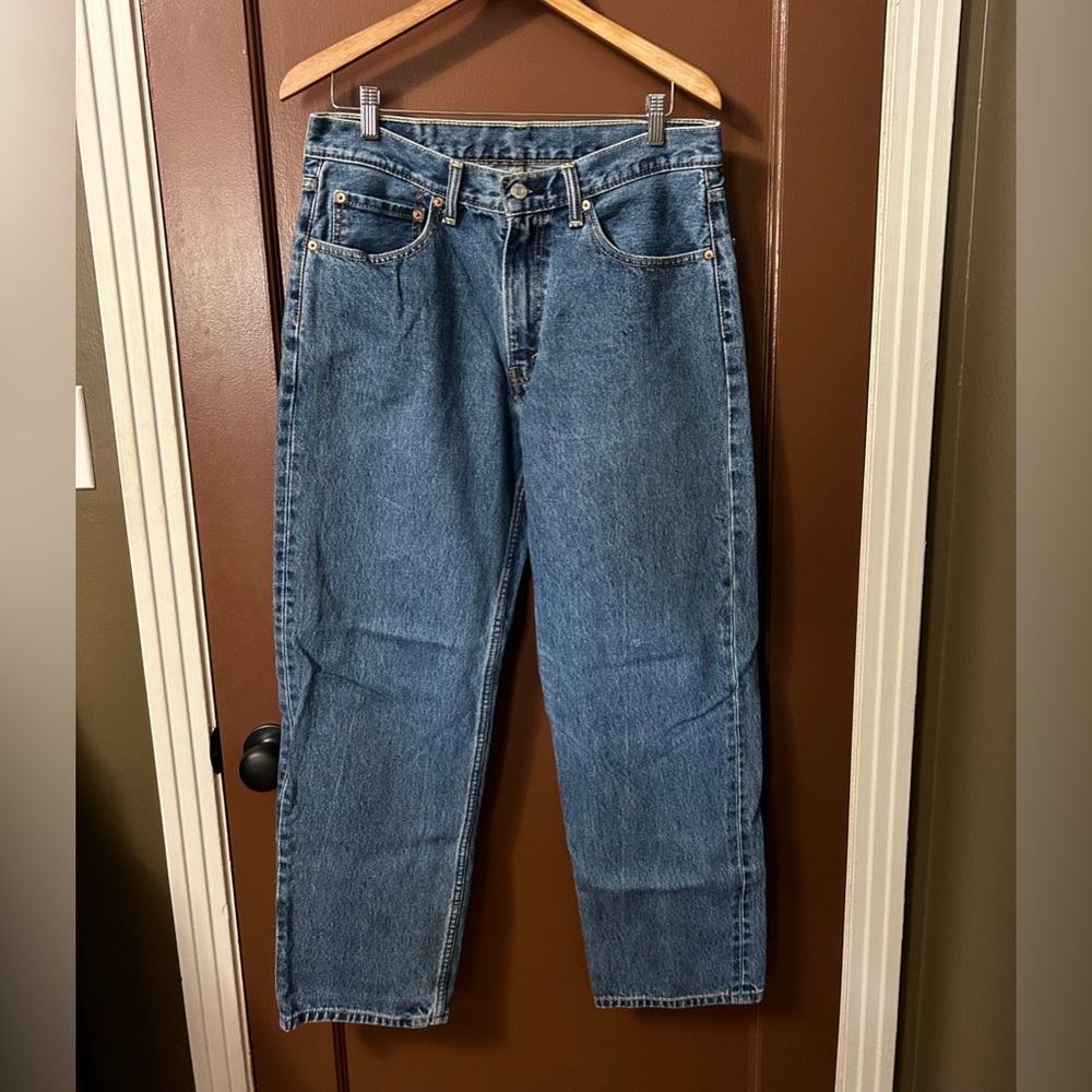Levi’s 550 Relaxed fit blue jeans; W33 L30